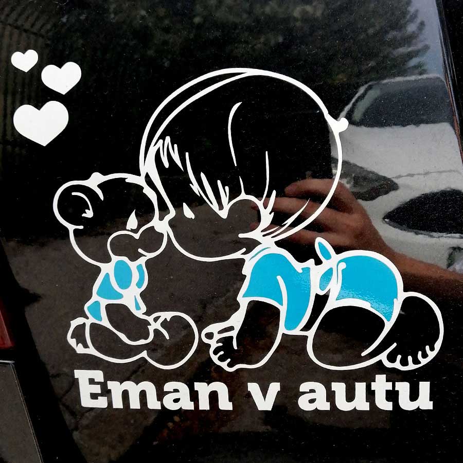 Nalepka dojenčka z medvedkom in besedilom po želji na zadnjem steklu avtomobila.